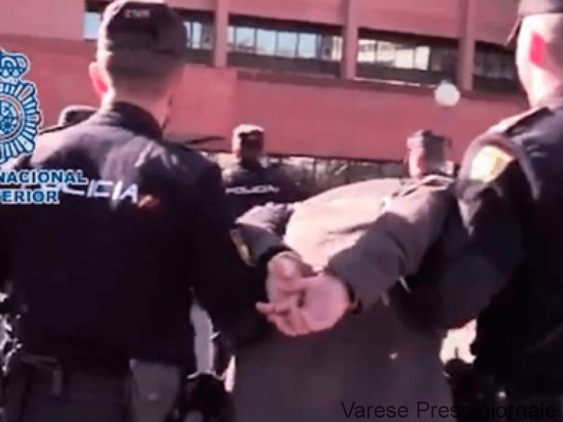 Porto Ceresio, arrestato 70enne per incendio e omessa custodia di armi