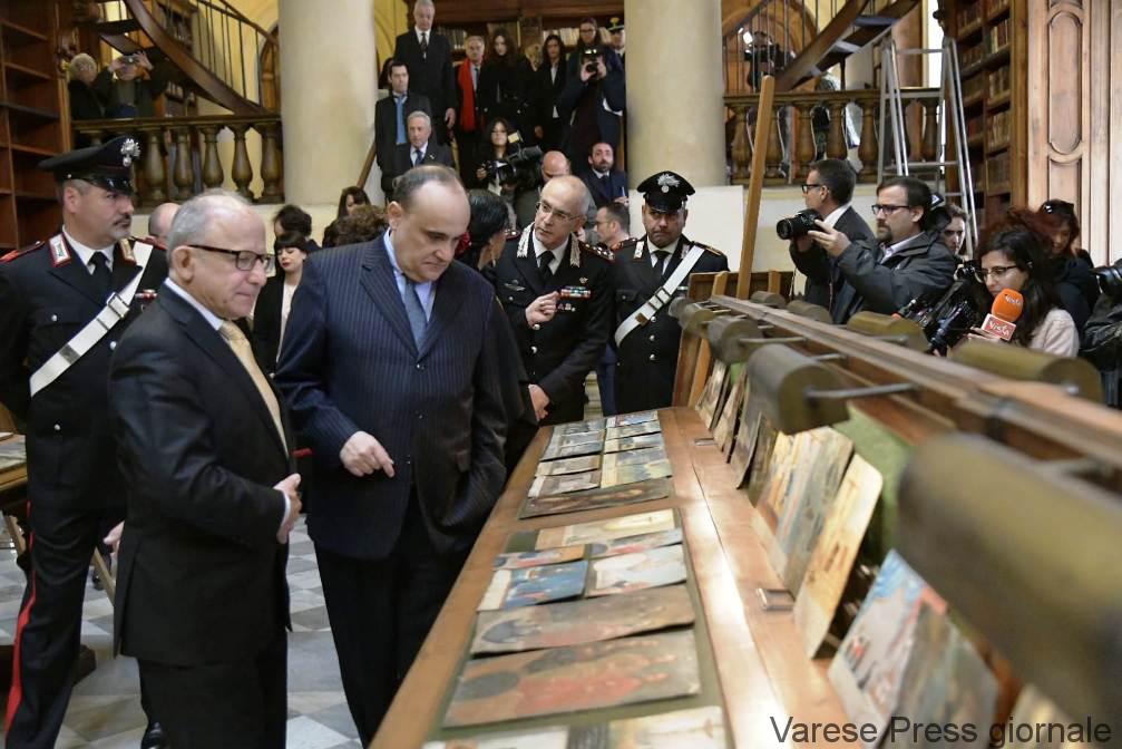 Italia: restituiti al Messico 594 dipinti recuperati dai Carabinieri
