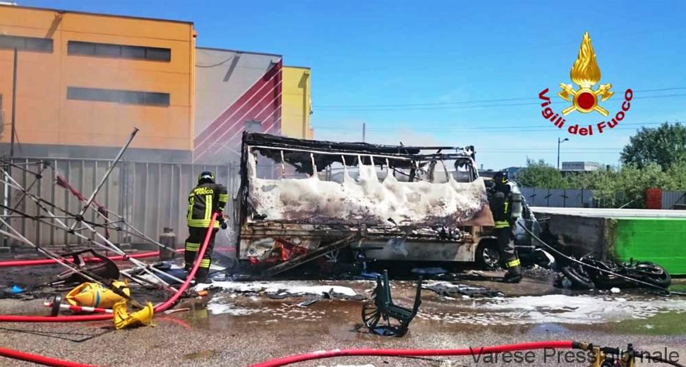 Marghera: esplode il furgone dei panini