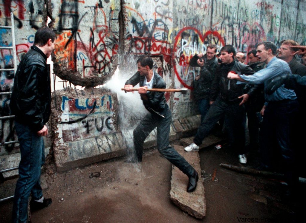 9 novembre 1989: cade il muro di Berlino e si volta pagina